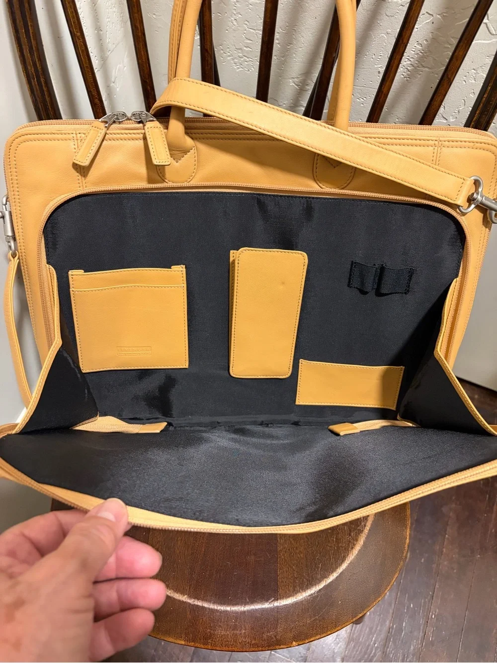 Levenger Leather Tan Briefcase/Laptop Case with Portfolio and zippered organizer